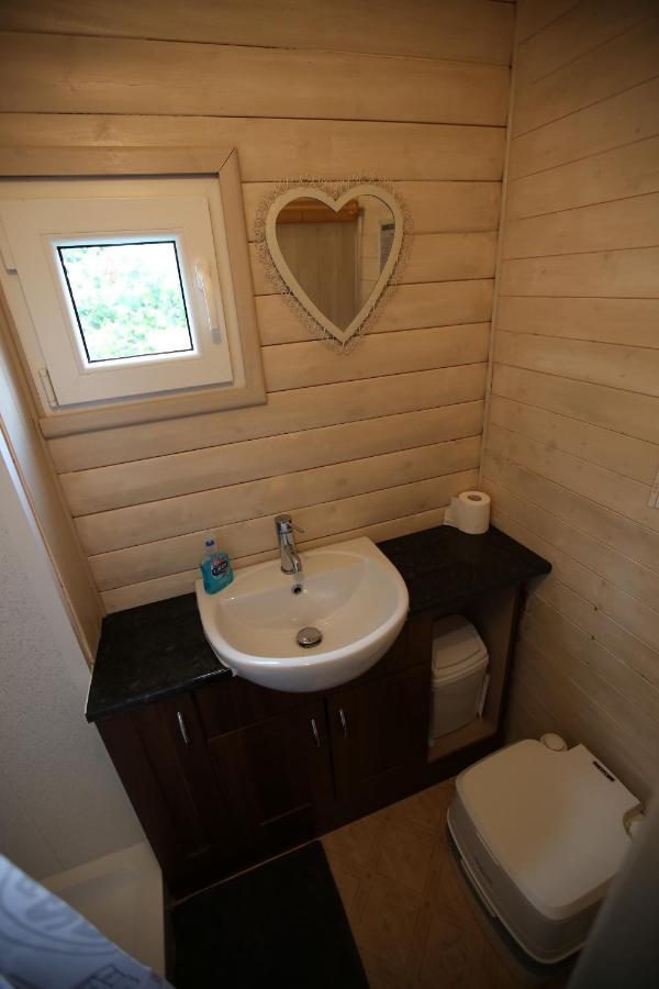 The Shepherd'S Hut Sheriff Hutton Екстер'єр фото
